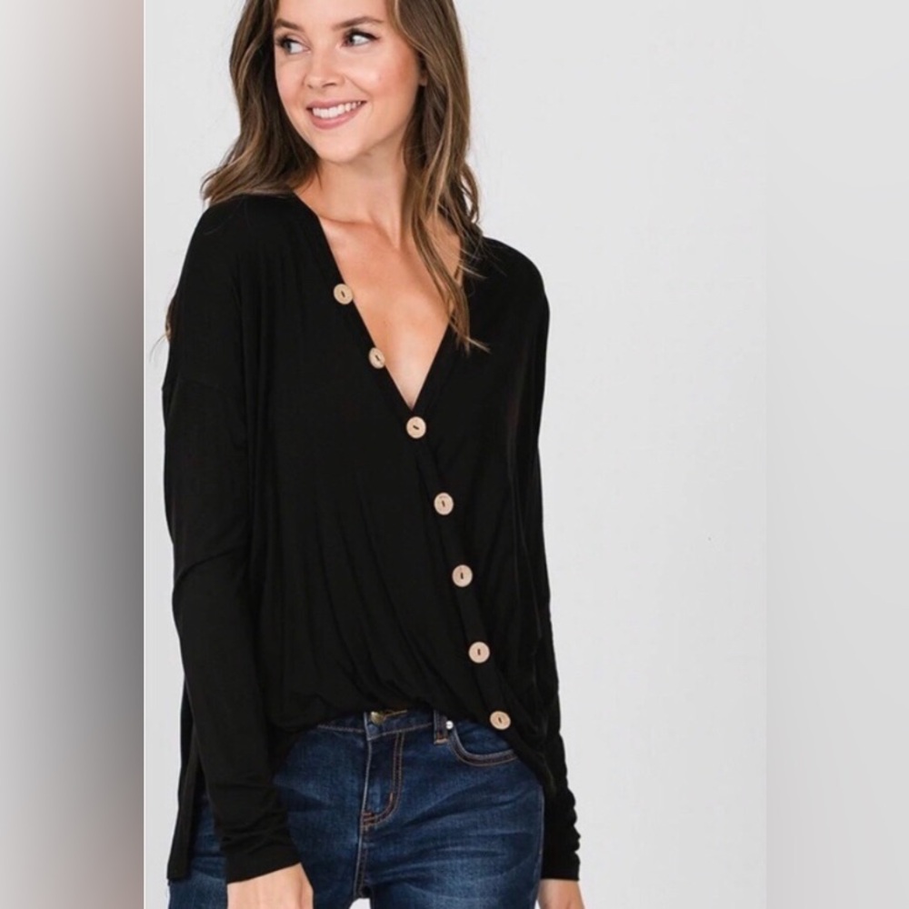 NWT Unique Black Long Sleeve Tee with diagonal Buttons Down front, Size Medium